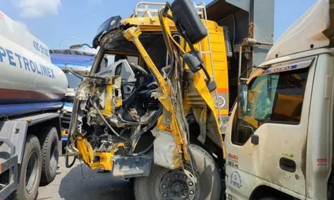 Quảng Nam: 5 xe tải “dính chùm” trên quốc lộ 1A sau tai nạn liên hoàn